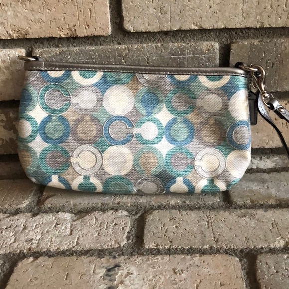 Coach Wristlet - Picture 3 of 4